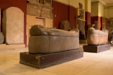 CAIRO, EGYPT - 29 Aralık 2021: Kahire, Mısır 'daki Mısır Müzesi' nde dünyaca ünlü antik sergiler