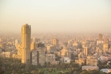 CAIRO, EGYPT - 29 ARALIK 2021 Kahire, Mısır 'daki Kahire Kulesi' nden Kahire ve Zamalek adasının güzel manzarası