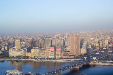 CAIRO, EGYPT - 29 Aralık 2021 Kahire Kulesi 'nden Kahire' nin merkezinin güzel manzarası