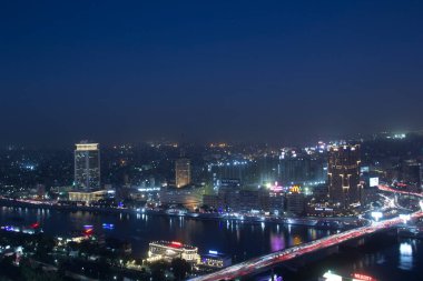 CAIRO, EGYPT - 29 ARALIK 2021 Kahire, Mısır 'daki Kahire Kulesi' nden Kahire ve Zamalek adasının güzel manzarası