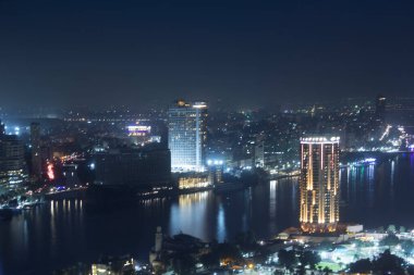 CAIRO, EGYPT - 29 ARALIK 2021 Kahire, Mısır 'daki Kahire Kulesi' nden Kahire ve Zamalek adasının güzel manzarası