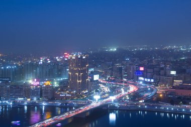 CAIRO, EGYPT - 29 ARALIK 2021 Kahire, Mısır 'daki Kahire Kulesi' nden Kahire ve Zamalek adasının güzel manzarası