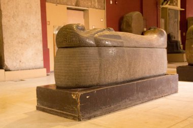 CAIRO, EGYPT - 29 Aralık 2021: Kahire, Mısır 'daki Mısır Müzesi' nde dünyaca ünlü antik sergiler