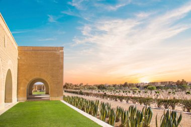 El Alamein İngiliz Savaş Mezarlığı 'nın güzel manzarası El Alamein, Mısır