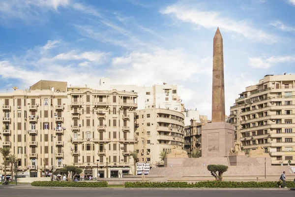 Cairo Egypt December 2021 Obelisk Ramses Surrounded Four Ancient Sandstone — стокове фото