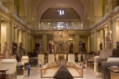 CAIRO, EGYPT - 29 Aralık 2021: Kahire, Mısır 'daki Mısır Müzesi' nde dünyaca ünlü antik sergiler