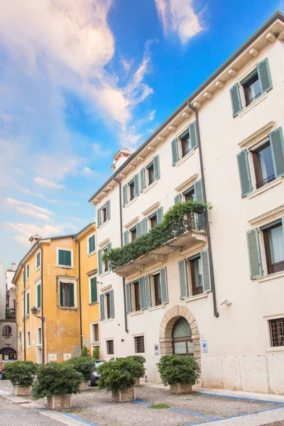 Gyönyörű Kilátás Nyílik Töltés Adige Folyó Verona Olaszország — Stock Fotó