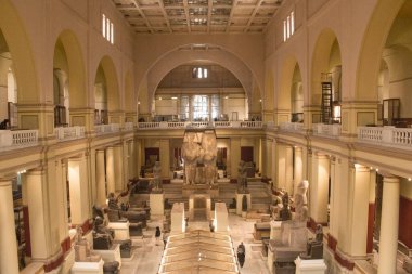 CAIRO, EGYPT - 29 Aralık 2021: Kahire, Mısır 'daki Mısır Müzesi' nde dünyaca ünlü antik sergiler