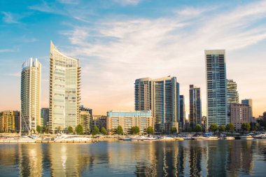 Beyrut, Lübnan 'daki Zaitunay Körfezi' nin güzel manzarası