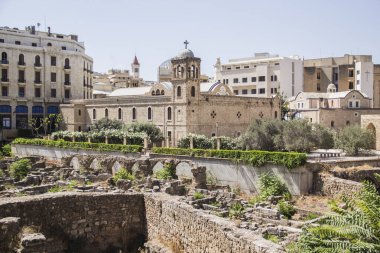 Lübnan 'ın Beyrut merkezindeki Aziz George Katedrali' nin güzel manzarası.