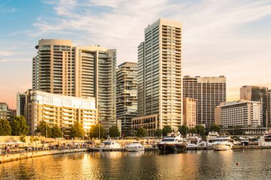 Beyrut, Lübnan 'daki Zaitunay Körfezi' nin güzel manzarası