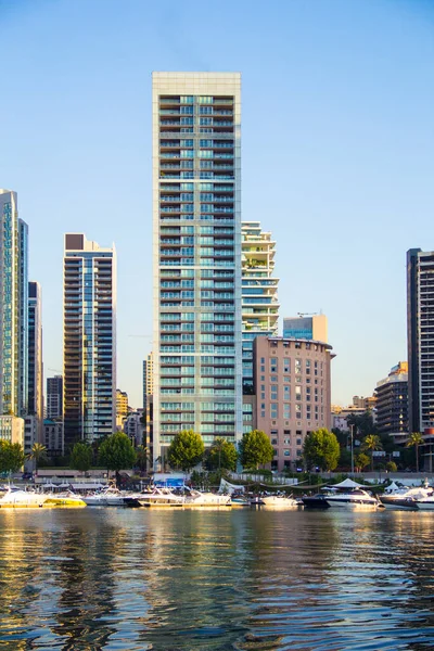 Beyrut, Lübnan 'daki Zaitunay Körfezi' nin güzel manzarası