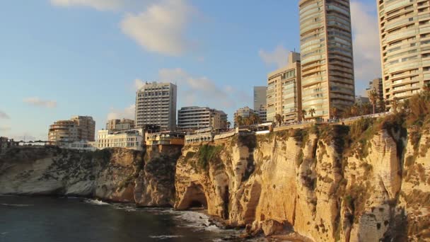 Beyrut Lübnan Merkezindeki Güvercin Kayalarının Güzel Manzarası — Stok video