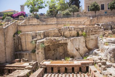 Lübnan, Beyrut 'taki Büyük Saray' ın yanındaki Roma hamamlarının güzel manzarası.