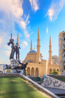 Şehitler Anıtı 'nın ve Lübnan' ın merkezindeki Muhammed El-Emin Camii 'nin güzel manzarası.