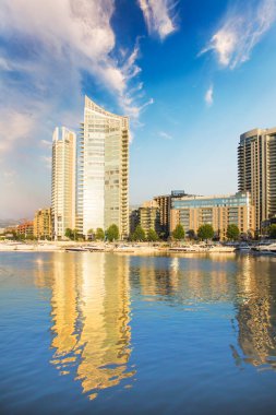 Beyrut, Lübnan 'daki Zaitunay Körfezi' nin güzel manzarası