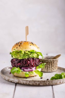 Sebzeli vejetaryen burger.