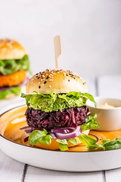 Sebzeli vejetaryen burger.