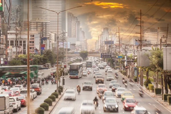 Busy Traffic City Sunset — Stockfoto