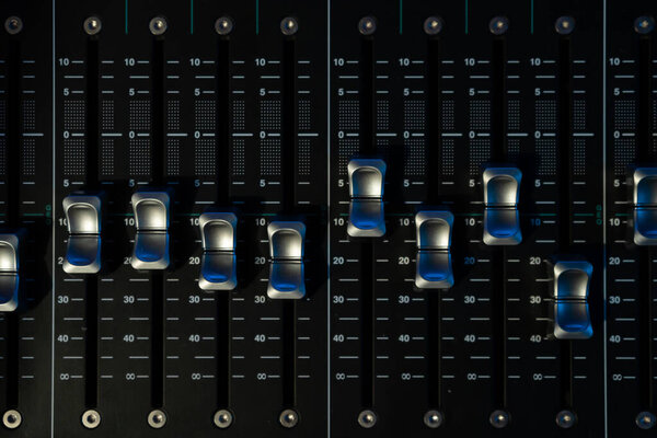 Профессиональные миксеры. Вид сверху.