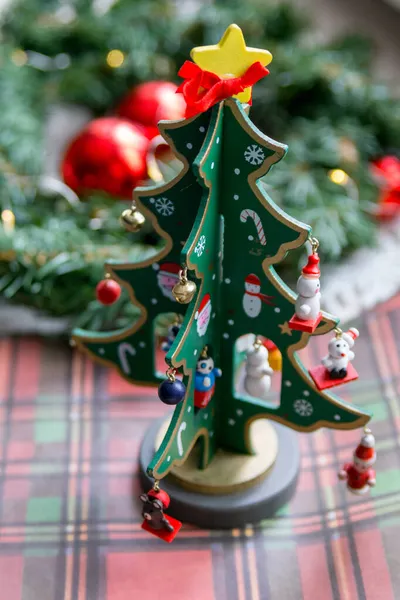 Dekoratif Ahşap Noel Ağacı Çocuklar Için — Stok fotoğraf