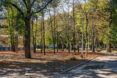 Parkın adı T.G. Shevchenko, DNU Öğrenci Sarayı, Gözlem Güvertesi, Dnipro Şehri, Ukrayna 