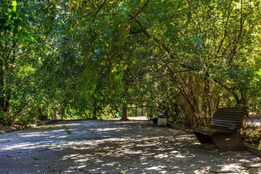 Parkın adı T.G. Shevchenko, DNU Öğrenci Sarayı, Gözlem Güvertesi, Dnipro Şehri, Ukrayna 