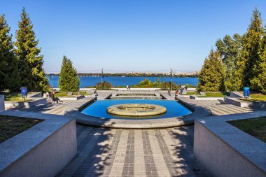 Parkın adı T.G. Shevchenko, DNU Öğrenci Sarayı, Gözlem Güvertesi, Dnipro Şehri, Ukrayna 