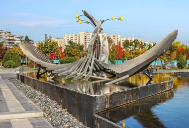 Golden Autumn, Prospect on the Victory Embankment, Pribrezhny Park, Cathedral District, Dnipro City, Ukrayna 