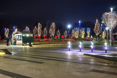 Pribrezhny Meydanı, Katedral Bölgesi, Dnipro Şehri, Ukrayna 
