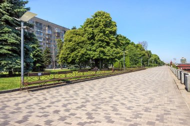 Yaz şehri Dnipro, Lenin Embankment, Sicheslavskaya Embankment, Beyaz Kuğu Çeşmesi, Ukrayna