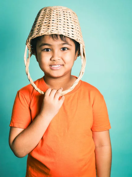 Retrato Niño Tailandés Asiático Sobre Fondo Verde — Foto de Stock