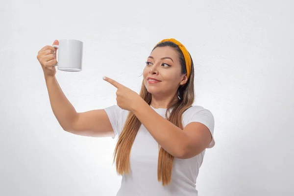 Portrait Woman Showing White Cup Person Holding Cup Coffee White — Stock Photo, Image