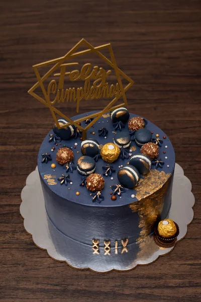 Vacker Blå Tårta Dekorerad Med Makaroner Femton Födelsedagstårta Dekorerad Med — Stockfoto