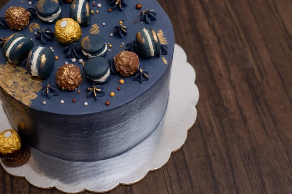 Prachtige Blauwe Taart Versierd Met Macarons Vijftien Verjaardagstaart Versierd Met — Stockfoto