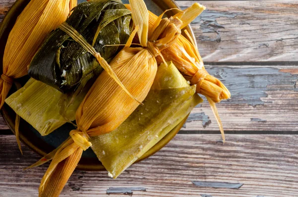 Tamale, mısırdan yapılan tipik Meksika yemeği..