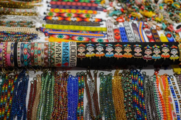 Accesorios Fabricados Con Chaquira Multicolor Artesanías Mexicanas Hechas Con Piedras — Foto de Stock