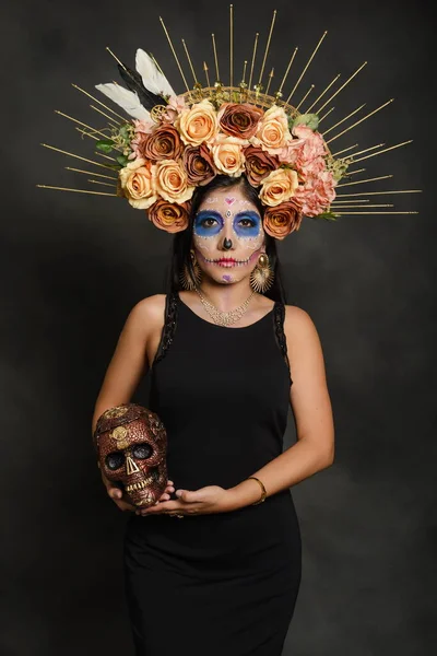 Santa Muerte Retrato Una Mujer Con Maquillaje Cráneo Azúcar Maquillaje — Foto de Stock