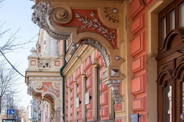 Krasnodar Ρωσία Δεκεμβρίου 2020 Πανέμορφα Κορνίζες Μπαρόκ Αρχιτεκτονικό Στυλ Στην — Φωτογραφία Αρχείου