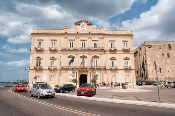 Taranto Italy August 2021 Municipal Palace Taranto Tourists — Stock Photo, Image