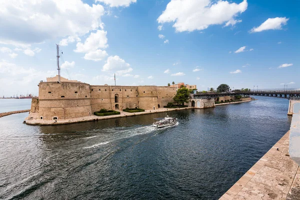 Taranto Itálie Srpna 2021 Hrad Jónském Moři Tarantu — Stock fotografie