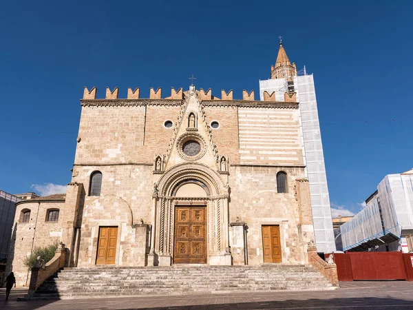 Teramo Katedrali Cephesi (İtalya)