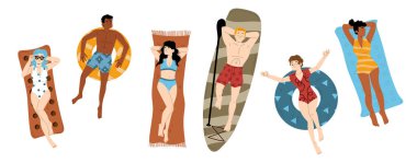 İnsanlar plaj manzarasında güneşleniyor, şişme halkalar üzerinde yüzüyor, yiyecek panosu ve havuzda şilteler var. Paspaslarda bronzlaşan çeşitli erkek ve kadın karakterler, Çizgi film düz vektör çizimi, set