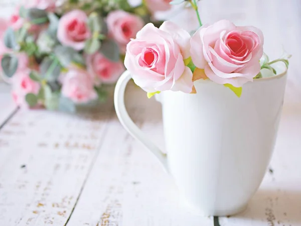 White Cup Tea Pink Rose Pink Background Valentine Day Romantic — Fotografia de Stock