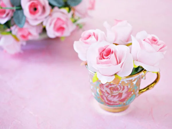 Antique Cup Tea Pink Rose Pink Background Valentine Day Romantic — Fotografia de Stock