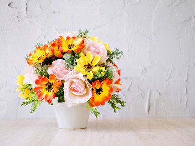 Pastel renginde suni çiçek buketi, metin için kopyalama alanı, güzel bir arkaplan ya da duvar kağıdı, anneler günü, natürmort, bayanların bayram günü arka planı, renkli zarif arkaplan. 