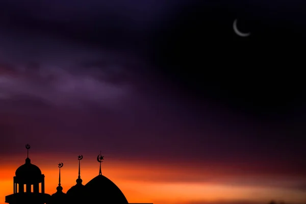 Ramadan Kareem Simboluri Religioase Moscheile Dome Noaptea Crepusculară Crescent Moon — Fotografie, imagine de stoc