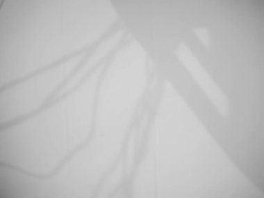 Gri beton duvardaki gölge. Havan bölmesi arkaplanı. Metin ya da ürün sunumu için boş alan.