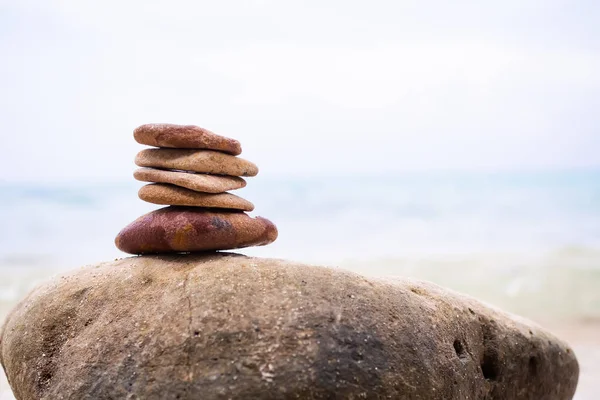 Stack Stone Auf Dem Meer Der Küste Balance Und Harmonie — Stockfoto