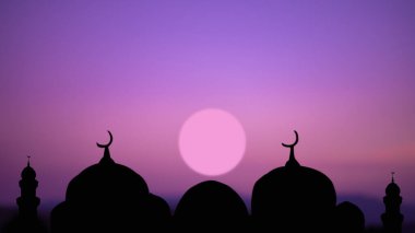 Ramazan, Kurban Bayramı, Yeni Yıl Muharram İslami Sembolleri, Camiler Kubbesi, koyu kırmızı ve mor alacakaranlık gökyüzü üzerinde ay silüeti. Arapça, Kurban Bayramı, Mübarek Müslüman kavramı.